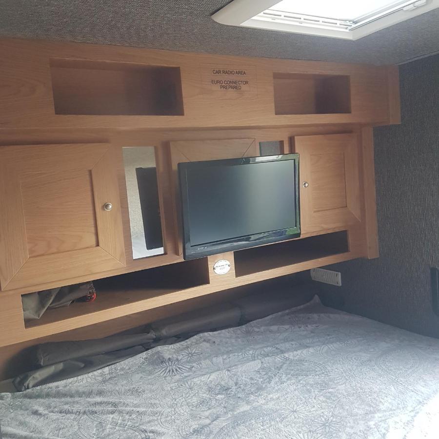 Gaestehaus Kathi Campingplatz Buschcamper Gyenesdiás Exteriör bild