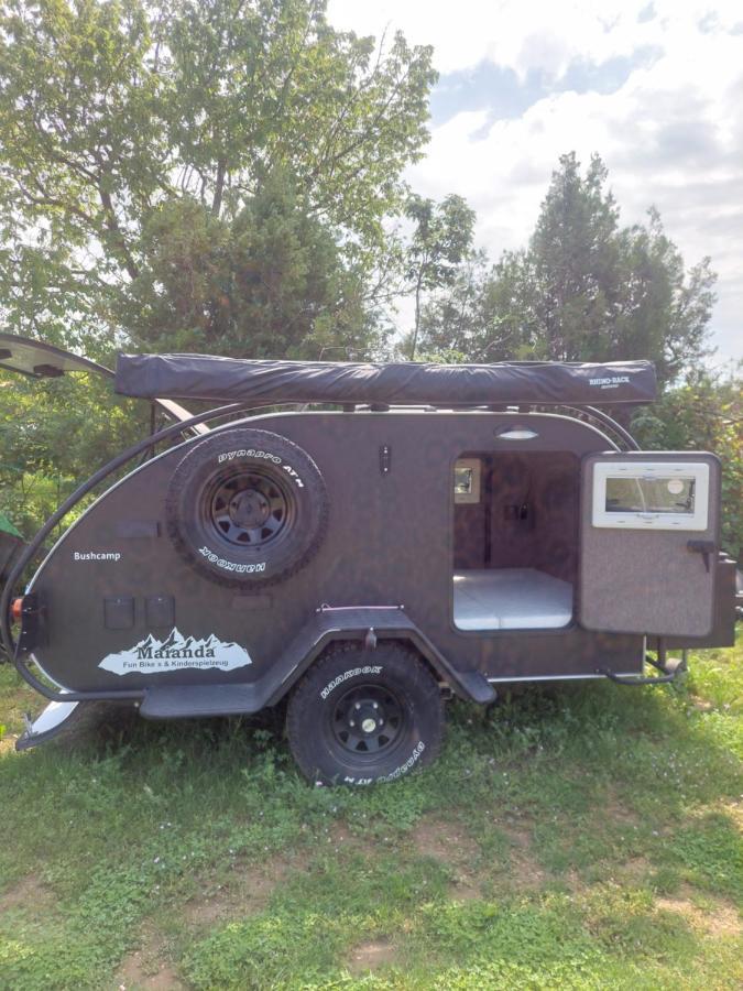 Gaestehaus Kathi Campingplatz Buschcamper Gyenesdiás Exteriör bild